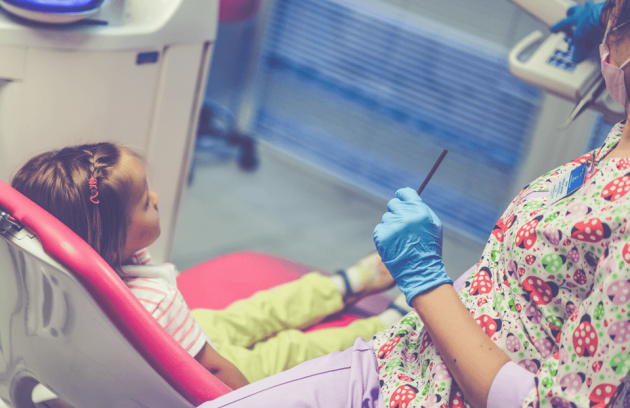 دکتر مرجان احمدی فوق تخصص طب مادر و جنین
